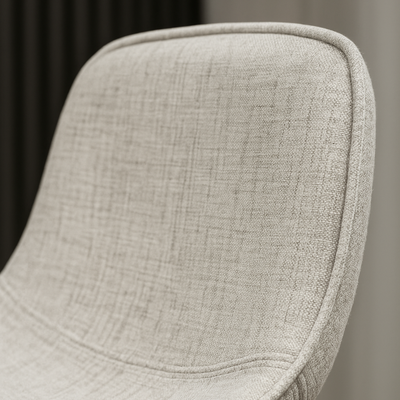 Détail d’un dossier en tissu beige style scandinave