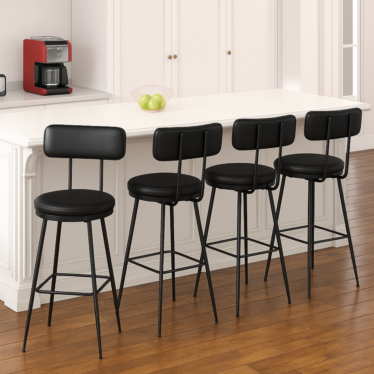 Chaises de bar noires au design industriel devant un comptoir blanc