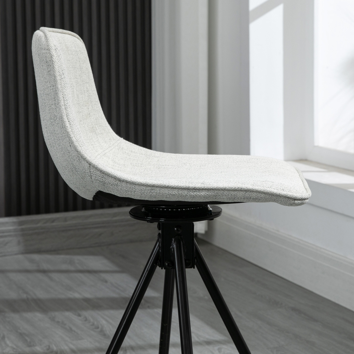 Ensemble – 2 chaises de bar en tissu doux et reflets lumineux – Solna