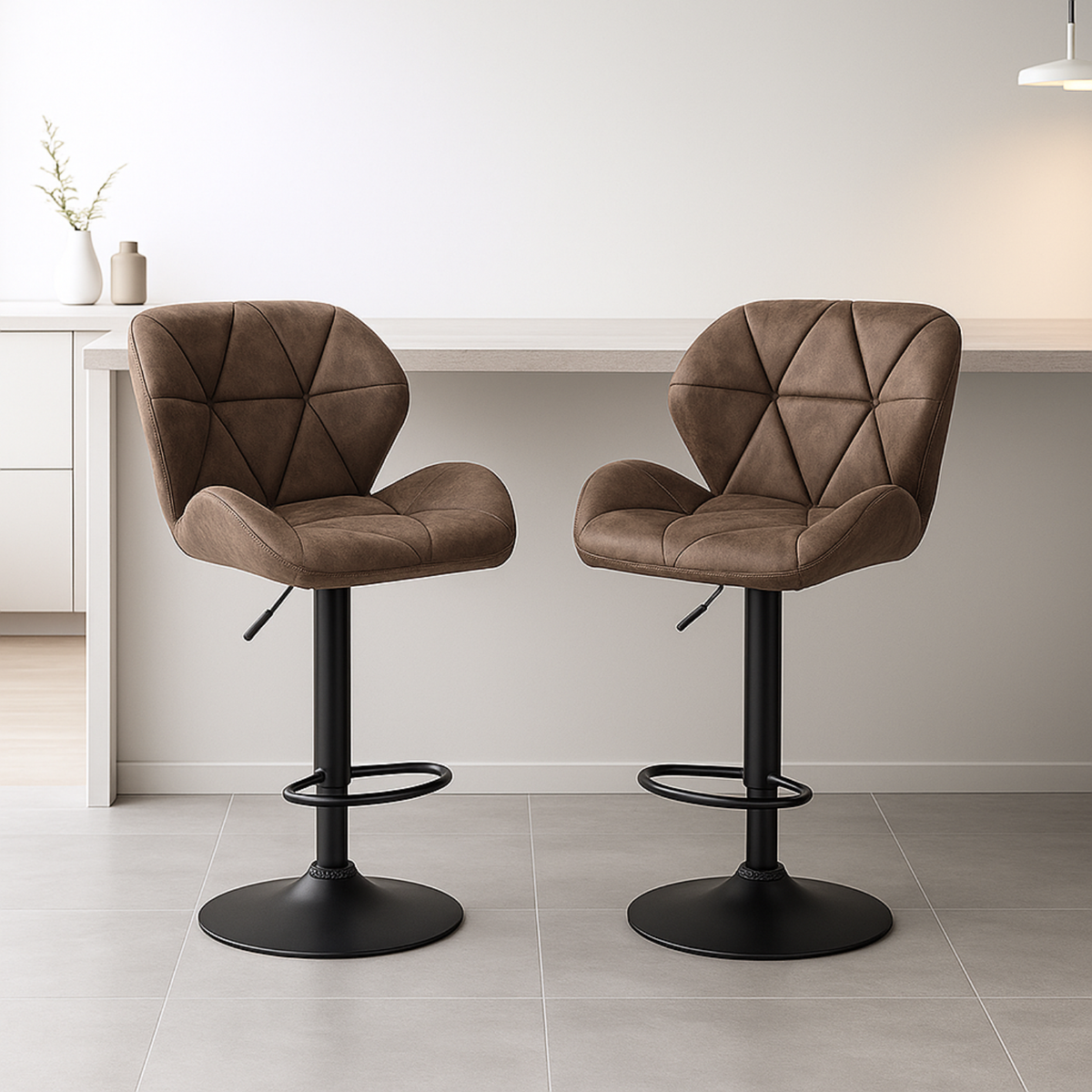 Ensemble – 2 chaises de bar stylisées et galbées au cuir mat – Berlin